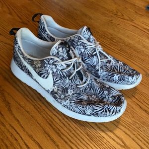 Nike Roshe Floral Print